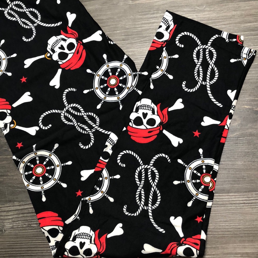 Halloween Pirate Skull Leggings